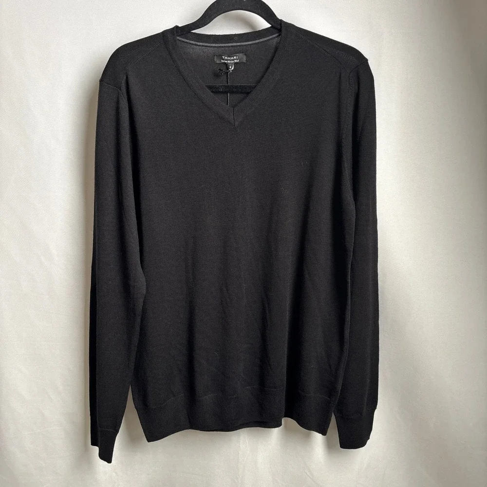 Tahari Mens Black Extra Fine Merino Wool Blend V-Neck Sweater M Tollegno NWT